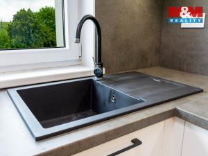 Prodej rodinného domu, Hrabyně, 188 m2