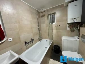 Pronájem bytu 2+kk, Praha - Bubeneč, U akademie, 40 m2