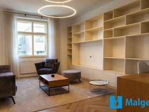 Prodej bytu 2+1, Praha - Vinohrady, náměstí Jiřího z Lobkovic, 72 m2