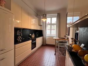 Prodej bytu 3+1, Karlovy Vary, Svahová, 98 m2