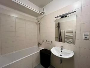 Pronájem bytu 3+kk, Praha - Čakovice, Bermanova, 81 m2