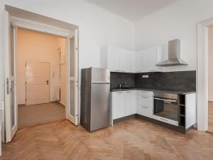 Pronájem bytu 2+kk, Praha - Nové Město, Lípová, 61 m2
