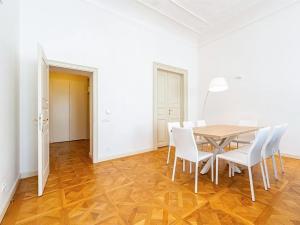 Pronájem bytu 3+1, Praha - Nové Město, Bolzanova, 93 m2