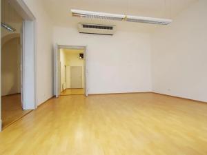 Pronájem kanceláře, Praha - Smíchov, Štefánikova, 70 m2