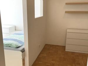 Pronájem bytu 1+1, Zlín, Mokrá II, 46 m2