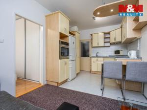 Pronájem bytu 2+kk, Hradec Králové, Na Občinách, 38 m2