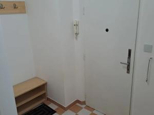 Pronájem bytu 1+1, Praha - Břevnov, Pod Marjánkou, 40 m2