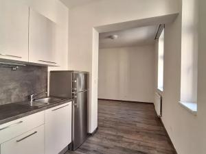 Pronájem bytu 2+kk, Praha - Holešovice, Na Maninách, 46 m2