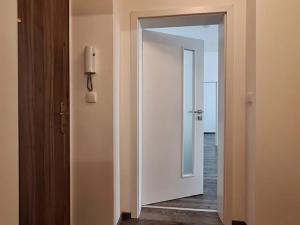Pronájem bytu 2+kk, Praha - Holešovice, Na Maninách, 46 m2
