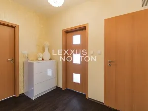 Pronájem bytu 2+kk, Praha - Smíchov, Na Císařce, 58 m2