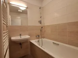 Pronájem bytu 3+kk, Praha - Holešovice, Na Maninách, 57 m2