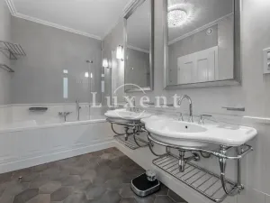 Prodej bytu 4+kk, Karlovy Vary, Vřídelní, 162 m2