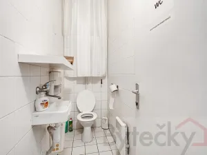 Pronájem ordinace, Praha - Smíchov, Stroupežnického, 84 m2