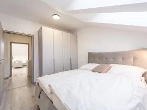 Pronájem bytu 2+kk, Praha - Libeň, Pod Labuťkou, 52 m2