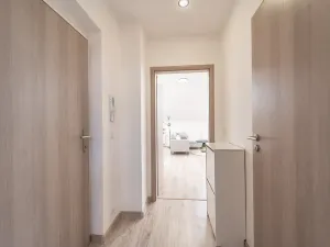 Pronájem bytu 2+kk, Praha - Libeň, Pod Labuťkou, 52 m2
