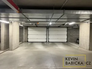 Pronájem garáže, Brno, Kumpoštova, 13 m2