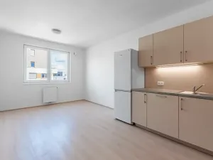 Pronájem bytu 1+kk, Praha - Vysočany, Svatošových, 32 m2