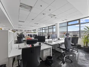 Pronájem kanceláře, Praha - Holešovice, U garáží, 158 m2