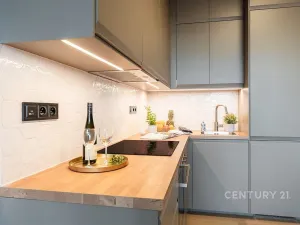 Pronájem bytu 1+kk, Praha, Kolbenova, 33 m2