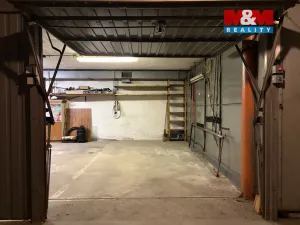 Pronájem garážového stání, Zlín, U Trojáku, 13 m2