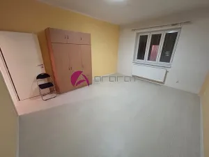 Pronájem bytu 1+1, Olomouc, Dobrovského, 46 m2