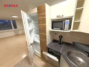 Pronájem bytu 2+kk, Praha - Horní Měcholupy, Ravennská, 43 m2