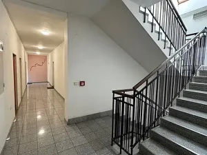 Pronájem kanceláře, Brno, Husova, 69 m2