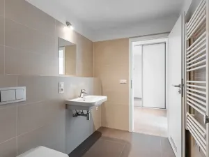 Pronájem bytu 1+kk, Praha - Karlín, Sokolovská, 38 m2