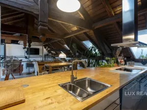 Prodej atypického bytu, Mikulov, Komenského, 164 m2