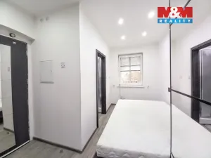 Pronájem bytu 2+1, Karlovy Vary - Dvory, 1. máje, 28 m2