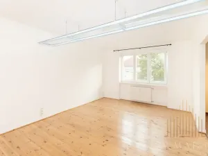 Pronájem bytu 1+1, Praha - Prosek, Nad Krocínkou, 50 m2