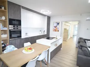 Prodej rodinného domu, Vestec, Vrbová, 153 m2