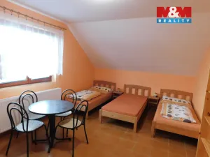 Prodej ubytování, Březí, Na štěrkách, 208 m2