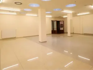 Pronájem obchodního prostoru, Karlovy Vary, Divadelní náměstí, 100 m2