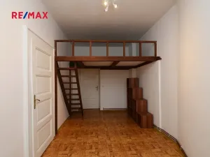 Pronájem bytu 2+1, Praha - Libeň, V mezihoří, 56 m2