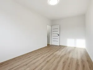 Pronájem bytu 2+kk, Karlovy Vary, Šmeralova, 48 m2