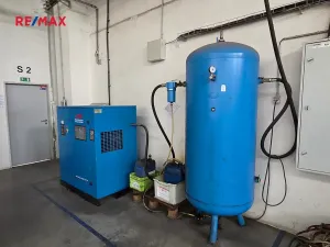 Prodej výrobních prostor, Roudnice nad Labem, Pracnerova, 2250 m2