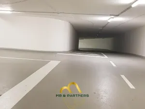 Prodej garážového stání, Praha - Holešovice, U průhonu, 13 m2