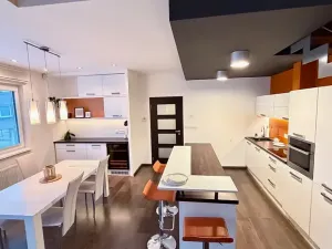 Pronájem bytu 2+kk, Pardubice, nábřeží Závodu míru, 76 m2