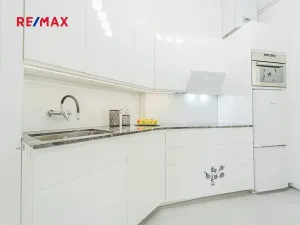 Prodej bytu 2+1, Praha - Staré Město, Náprstkova, 42 m2