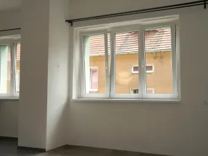 Pronájem bytu 1+kk, Žatec, Boženy Němcové, 31 m2