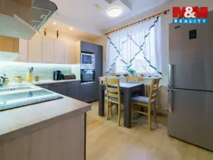 Prodej bytu 2+1, Kraslice, Hradební, 61 m2