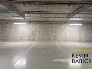 Pronájem garážového stání, Brno, třída Generála Píky, 13 m2