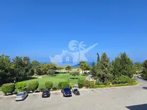 Prodej bytu 2+1, Agios Amvrosios Keryneias, Kypr, 94 m2