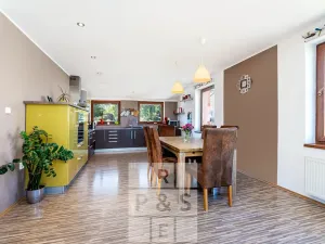 Prodej vícegeneračního domu, Praha - Štěrboholy, Pod areálem, 333 m2