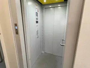 Pronájem garážového stání, Brno, Voroněžská, 14 m2