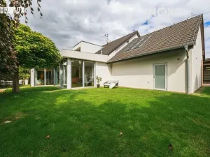 Prodej rodinného domu, Moravany, V Jámách, 382 m2