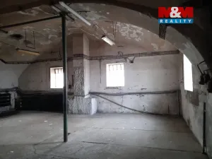 Pronájem skladu, Lešná, 379 m2