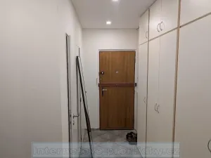 Pronájem bytu 2+kk, Praha - Kobylisy, Burešova, 45 m2
