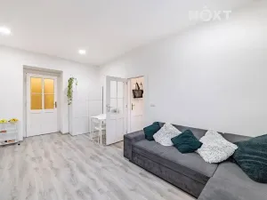 Pronájem bytu 2+kk, Praha - Nusle, Lounských, 38 m2
